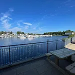 Scenic River Shannon Three Bedroom House بيت للعطل