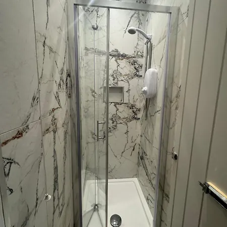 Scenic River Shannon Three Bedroom House Feriehus *