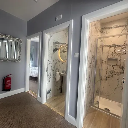 Feriehus Scenic River Shannon Three Bedroom House Carrick on Shannon