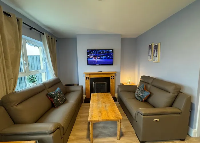 Scenic River Shannon Three Bedroom House * Carrick on Shannon