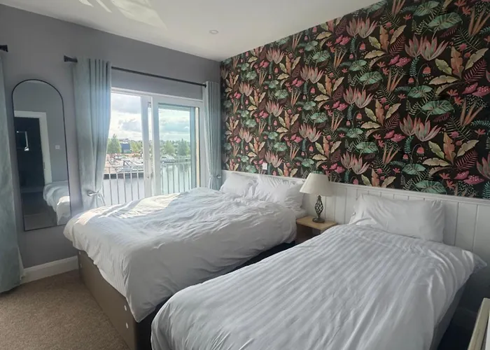 Scenic River Shannon Three Bedroom House Feriehus *